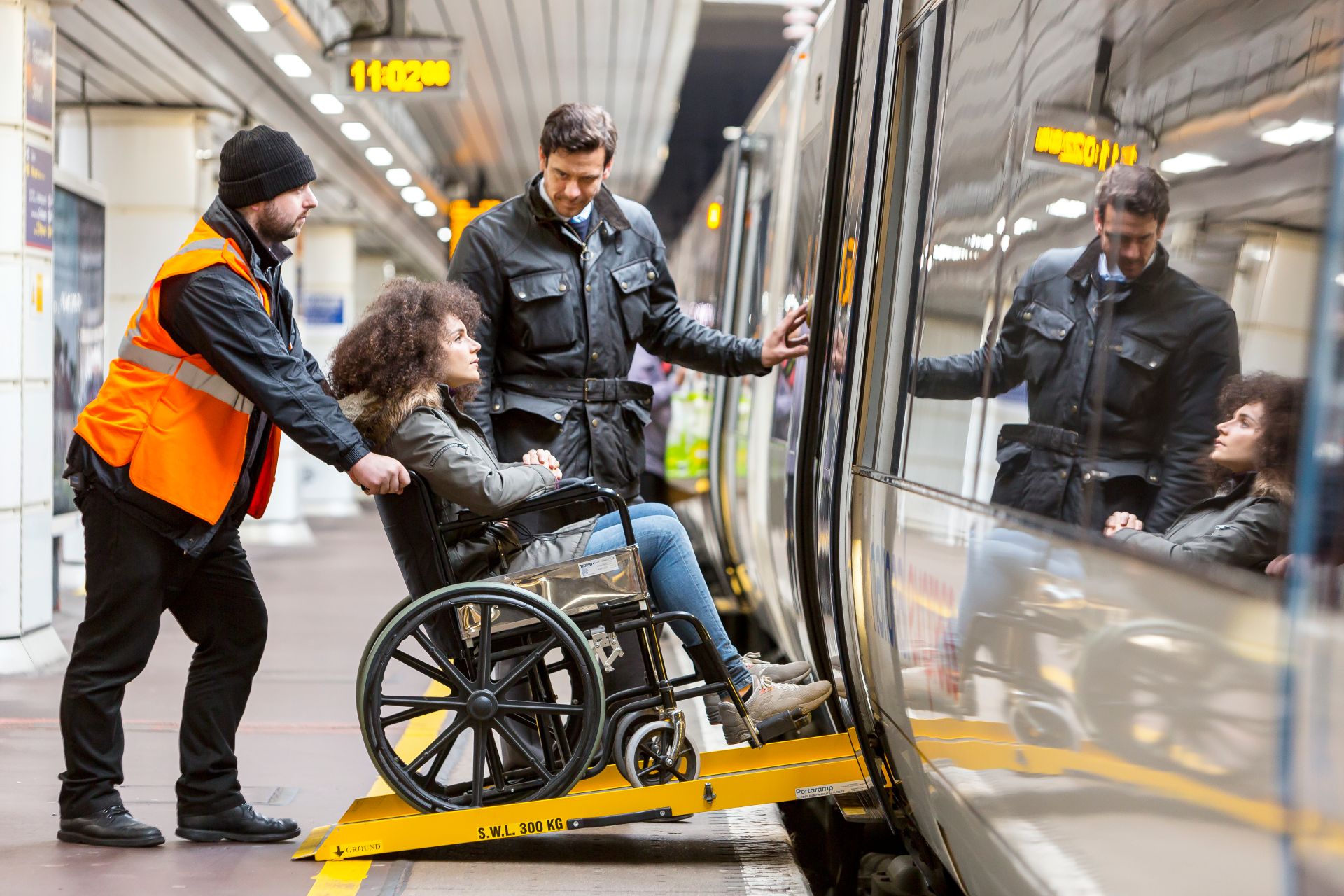  66cf3d846ad08 66cf3d846ad091479 Accessibility Bombardier Bombardier Electrostar City Of London Class 357 Electrostar Fenchurch Street London.jpg