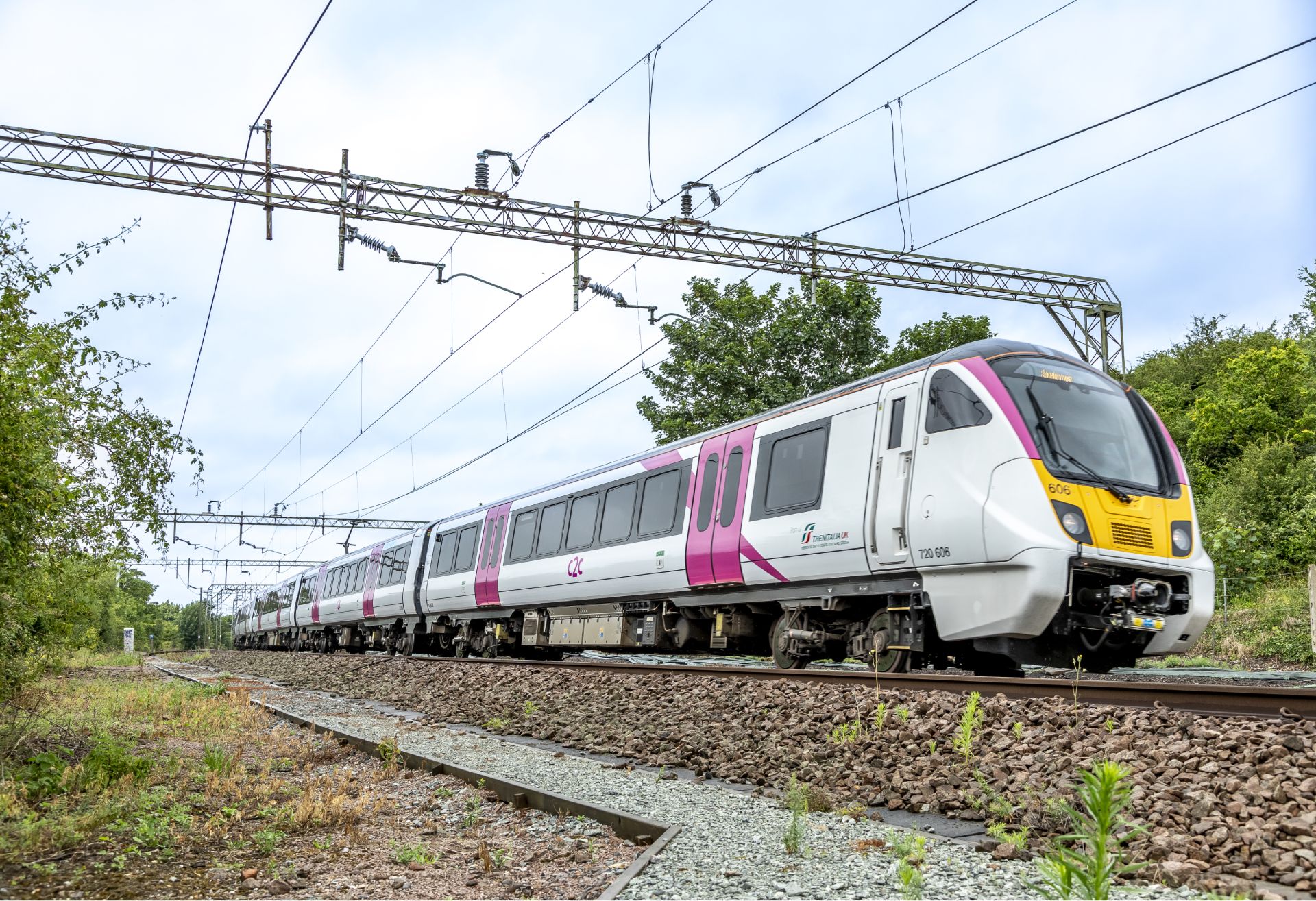  66cf3dc98eec1 66cf3dc98eec33379 720606 Aventra Benfleet Bombardier Bombardier Aventra Class 720 Essex Train.jpg