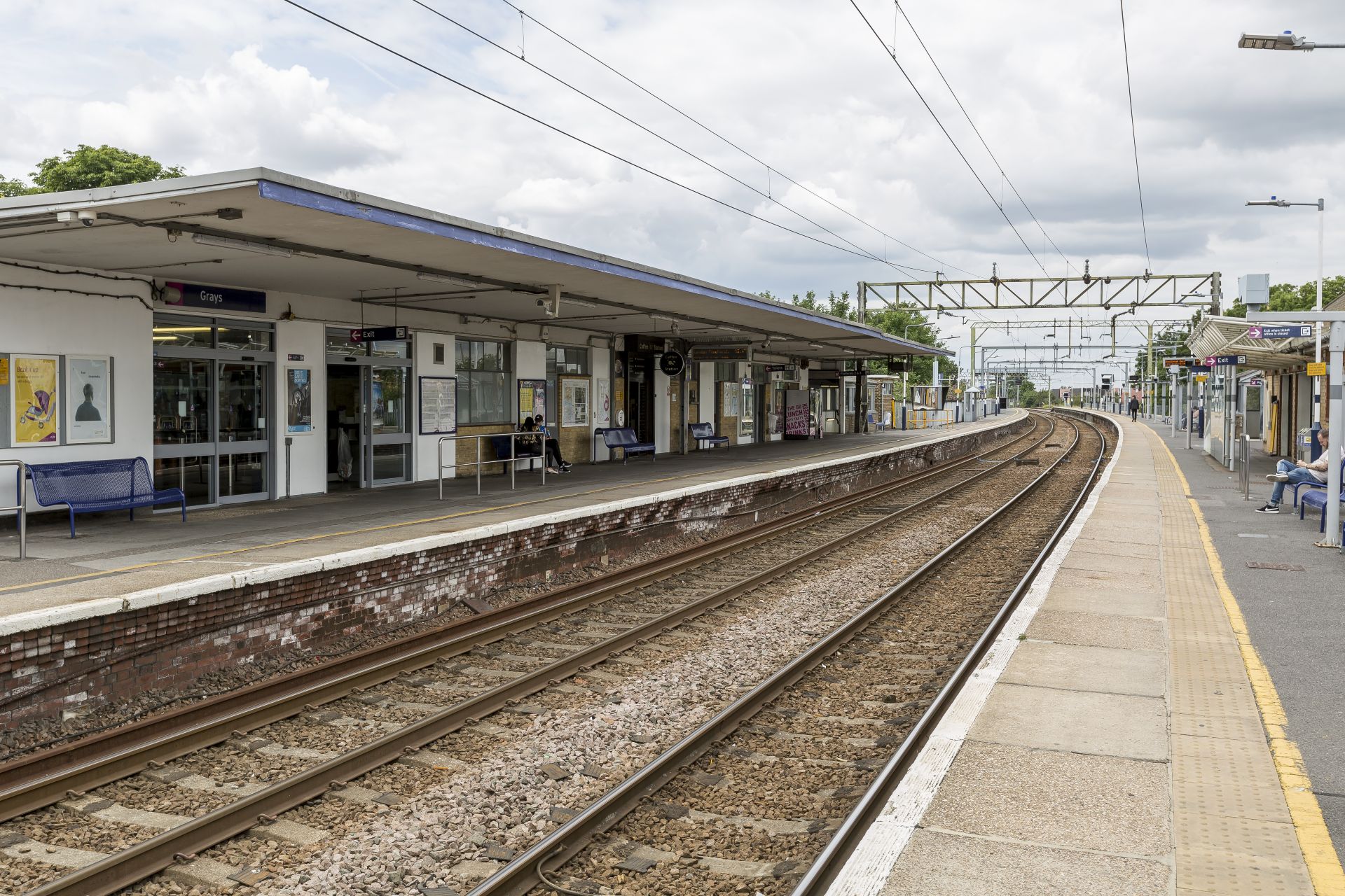  66cf4167b71fc 66cf4167b71fd1058 Essex Grays Grays (station) Station.jpg